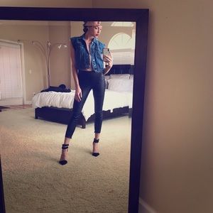 Sleeveless Denim jacket